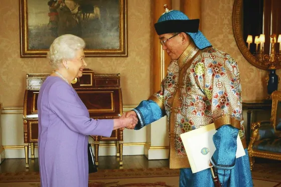 New Mongolian Ambassador amazes Buckingham Palace with his dazzling traditional dress