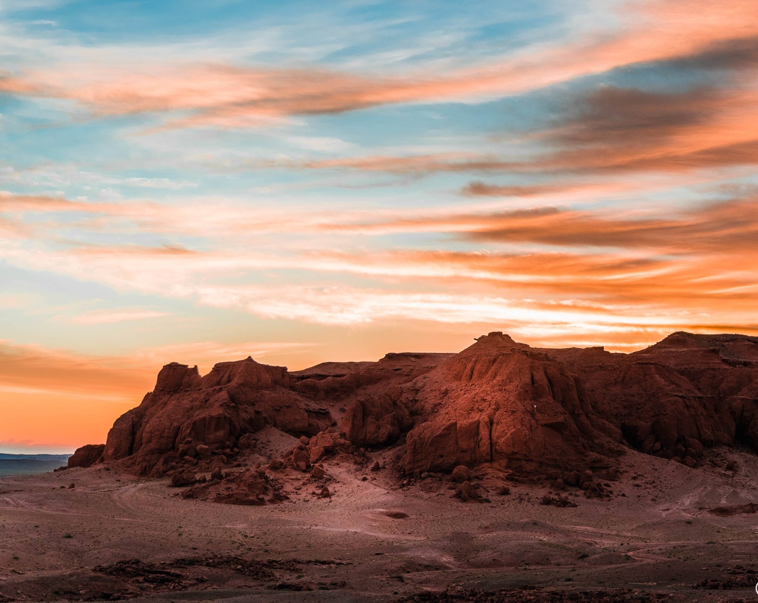 Bayanzag | The flaming cliffs | Gobi Desert Tour